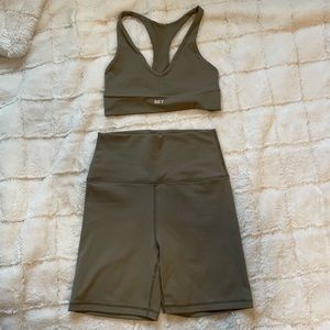 SetActive Luxform Set in Sage